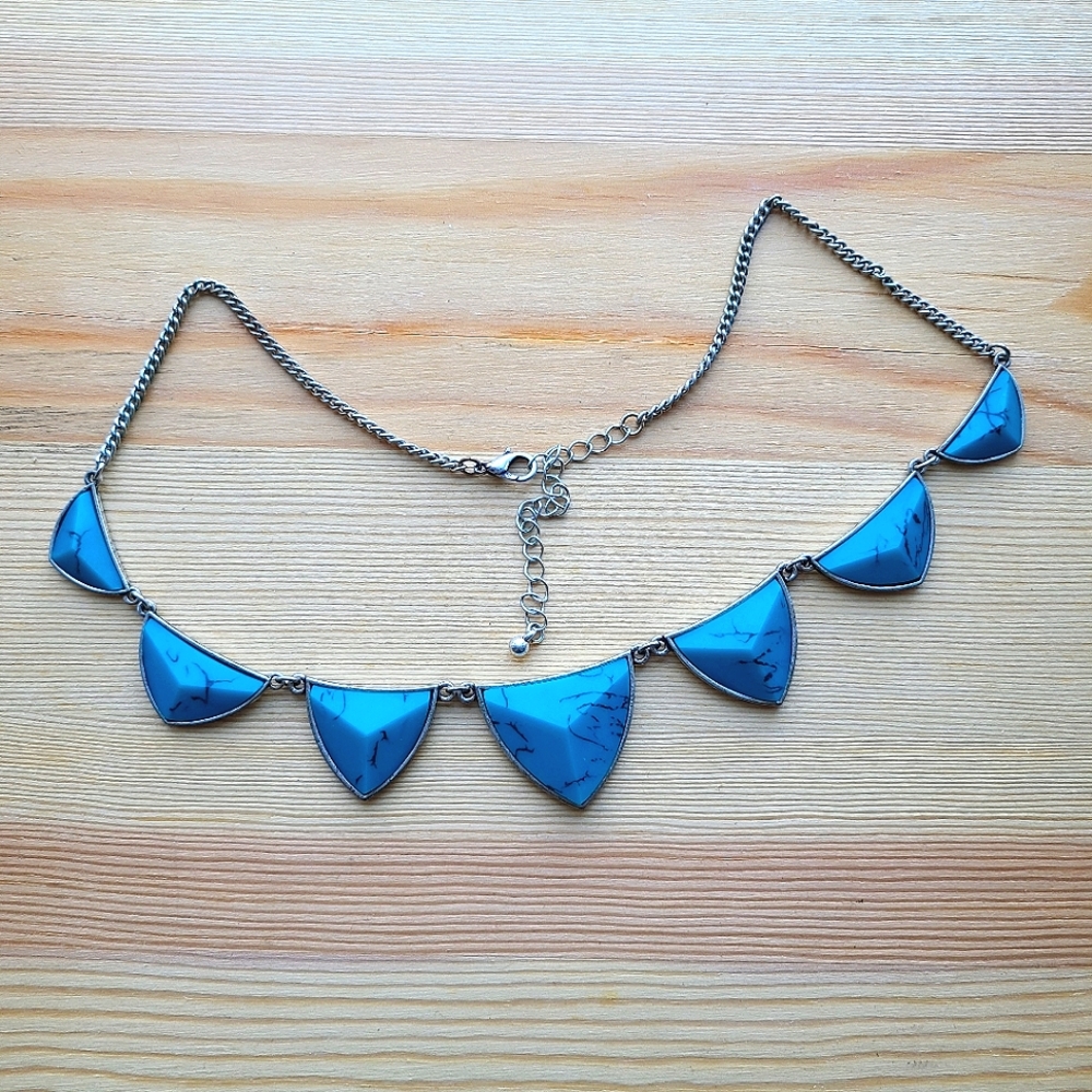 NWOT Faux Turquoise and Silvertone Faceted Triangle Statement Necklace